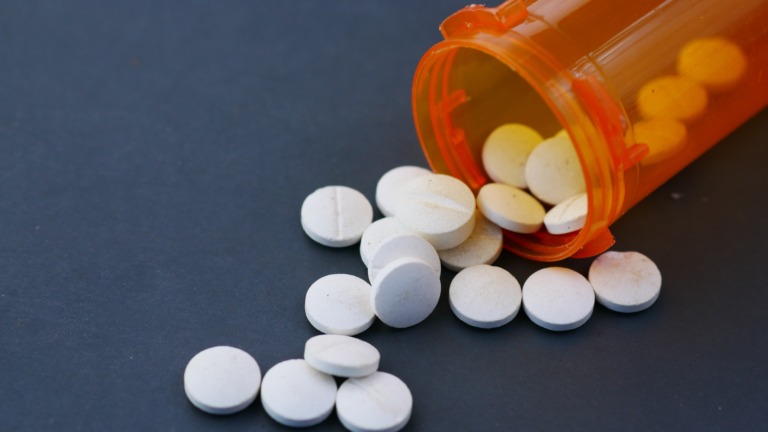 SUS promoverá conscientização sobre riscos da automedicação