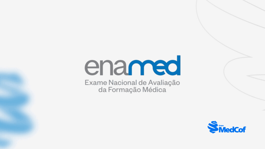 Logotipo do ENAMED com as palavras 'ena' em cinza e 'med' em azul, seguido pela descrição 'Exame Nacional de Avaliação da Formação Médica'.