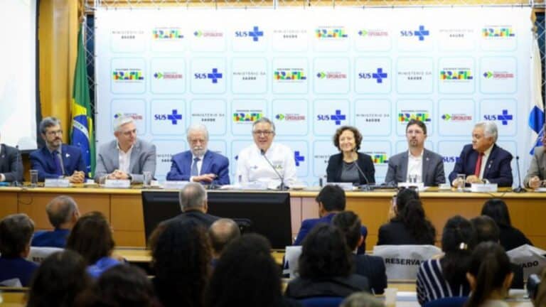 MS anuncia a criação de 3 mil bolsas de residência e 500 vagas para especialistas
