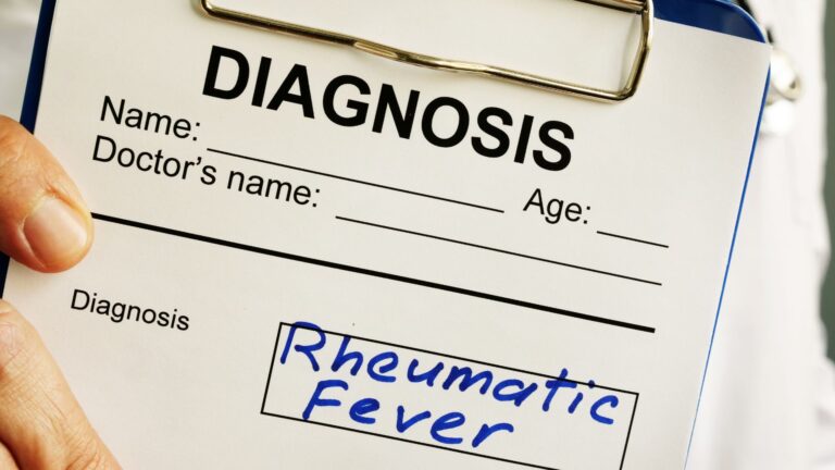Febre reumática: o que é, sintomas, causas, profilaxia e tratamento
