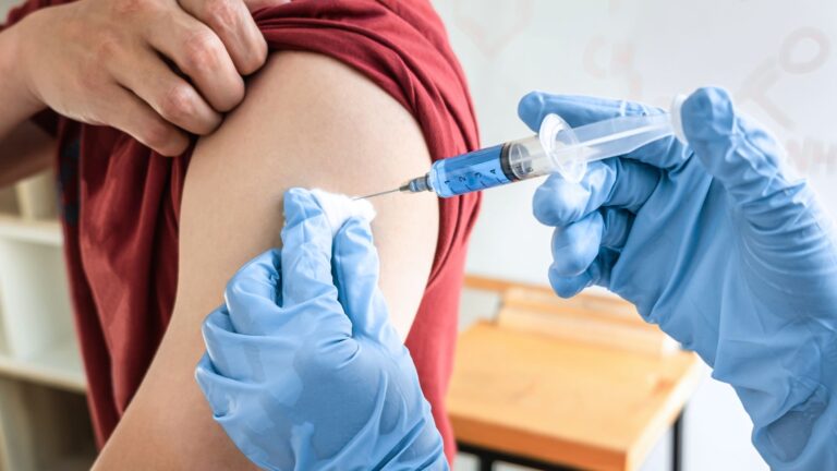 Injeção contra HIV no SUS: Comissão avalia inclusão
