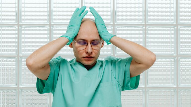 Expulsão na Residência Médica: direitos, regras e quando pode ocorrer