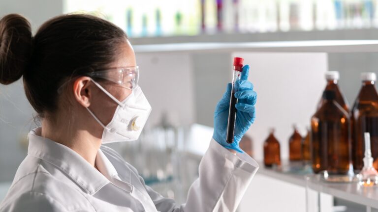 Residência em patologia: como funciona a formação nesta especialidade