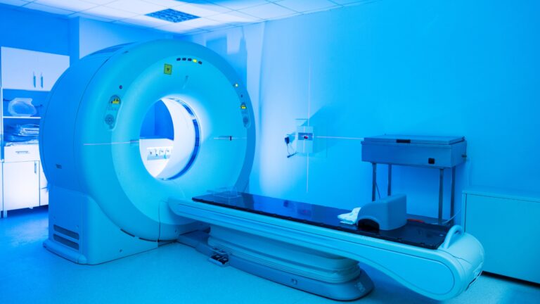 Residência médica em Radioterapia: duração, currículo, salários e mais