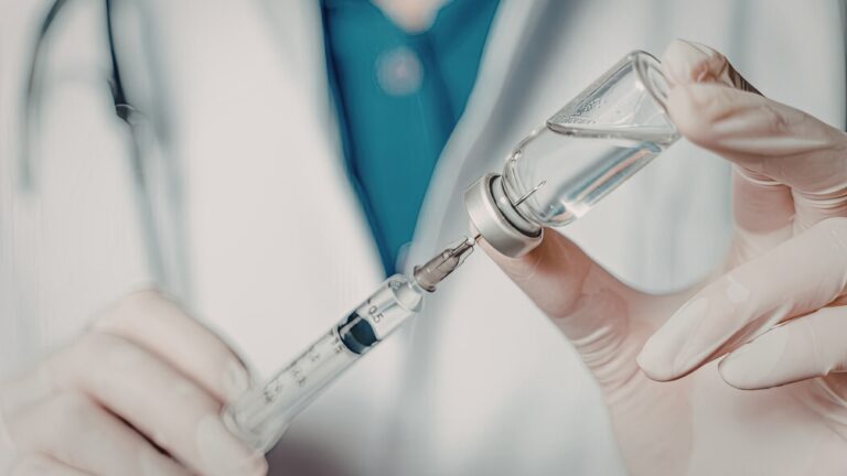 O que se sabe sobre a vacina que promete eliminar a dependência de cocaína e crack