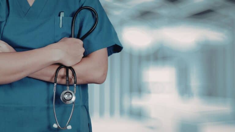 mercado de trabalho revalida